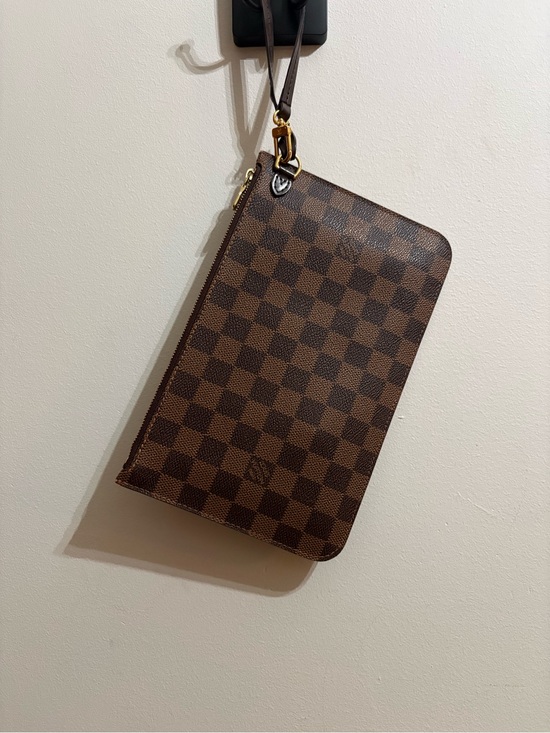 Louis Vuitton Handbags - Louis Vuitton Damier Ebene Neverfull Pouch Wristlet
